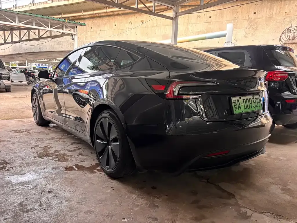 Tesla Model 3 — фото 4