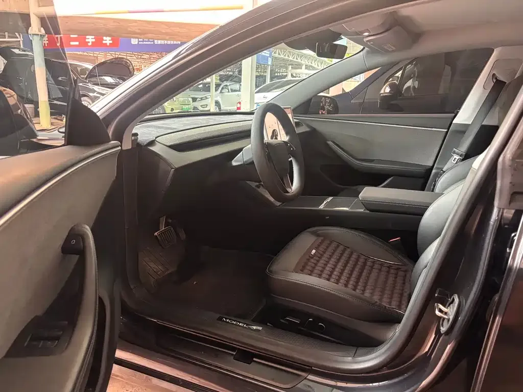 Tesla Model 3 — фото 2