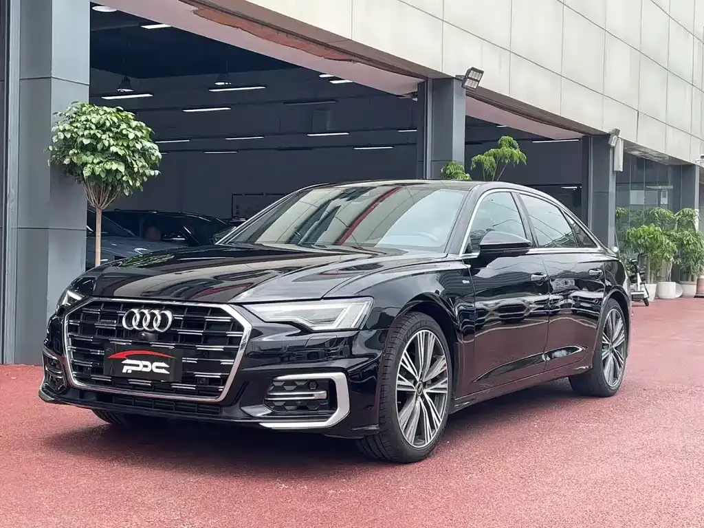 Audi A6L — фото 1