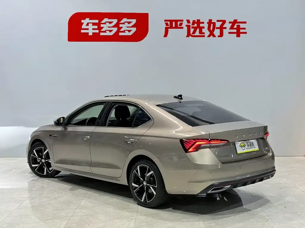 Skoda Octavia — фото 6