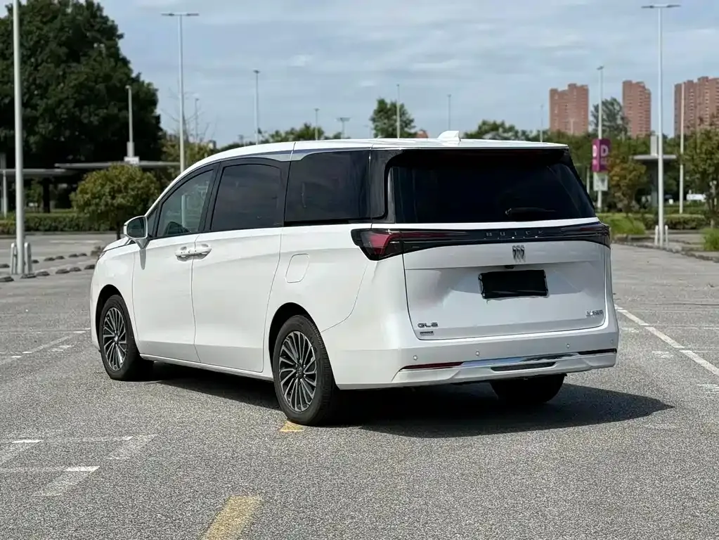 Buick GL8 Hybrid — фото 4