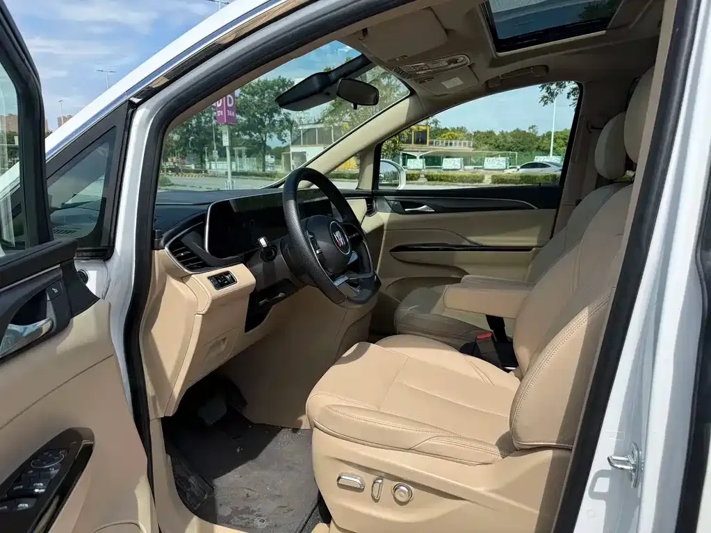 Buick GL8 Hybrid — фото 3