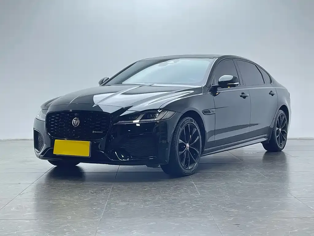 Jaguar XFL — фото 1