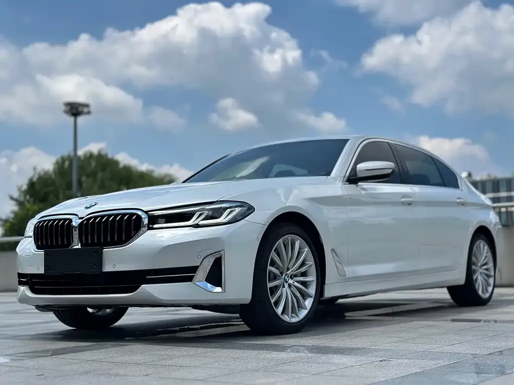 BMW 5 Series — фото 1