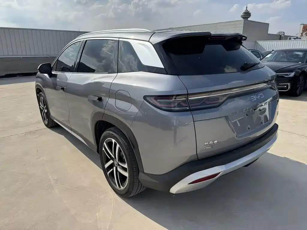 BYD L DM-i — фото 7