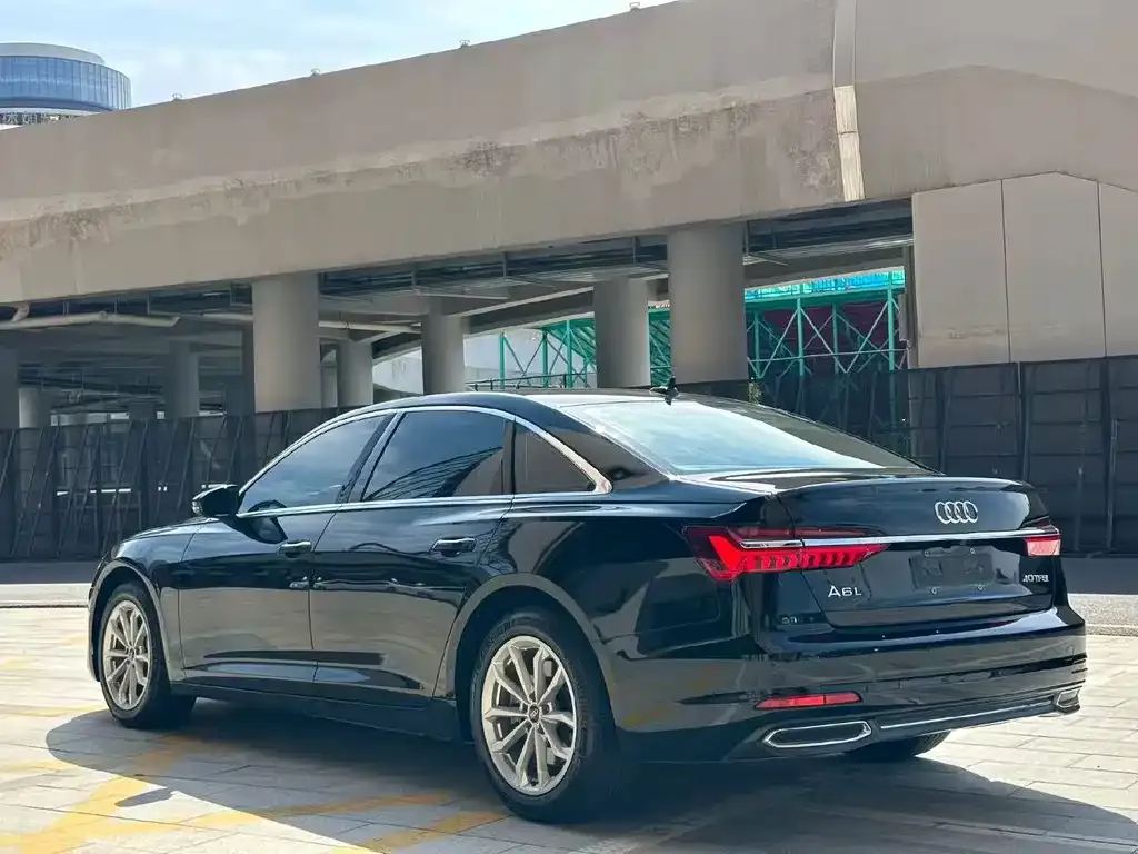 Audi A6L — фото 2