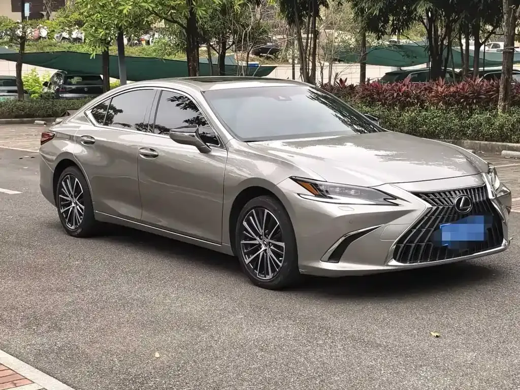 Lexus ES — фото 4