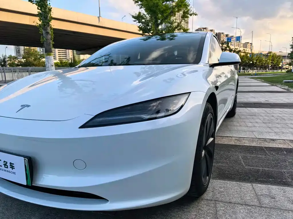 Tesla Model 3 — фото 5