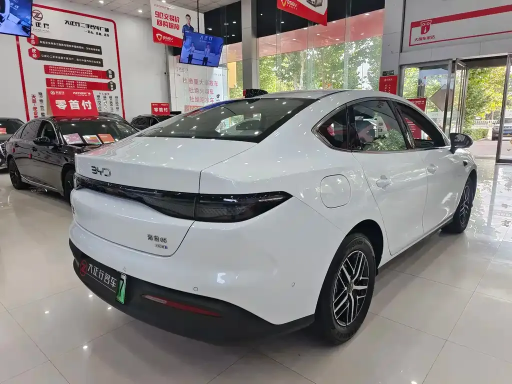 BYD Seal 05 DM-i — фото 7