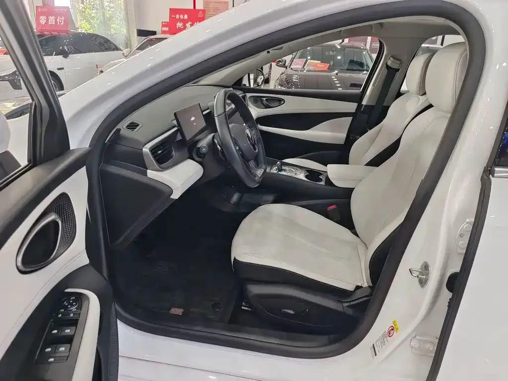 BYD Seal 05 DM-i — фото 3