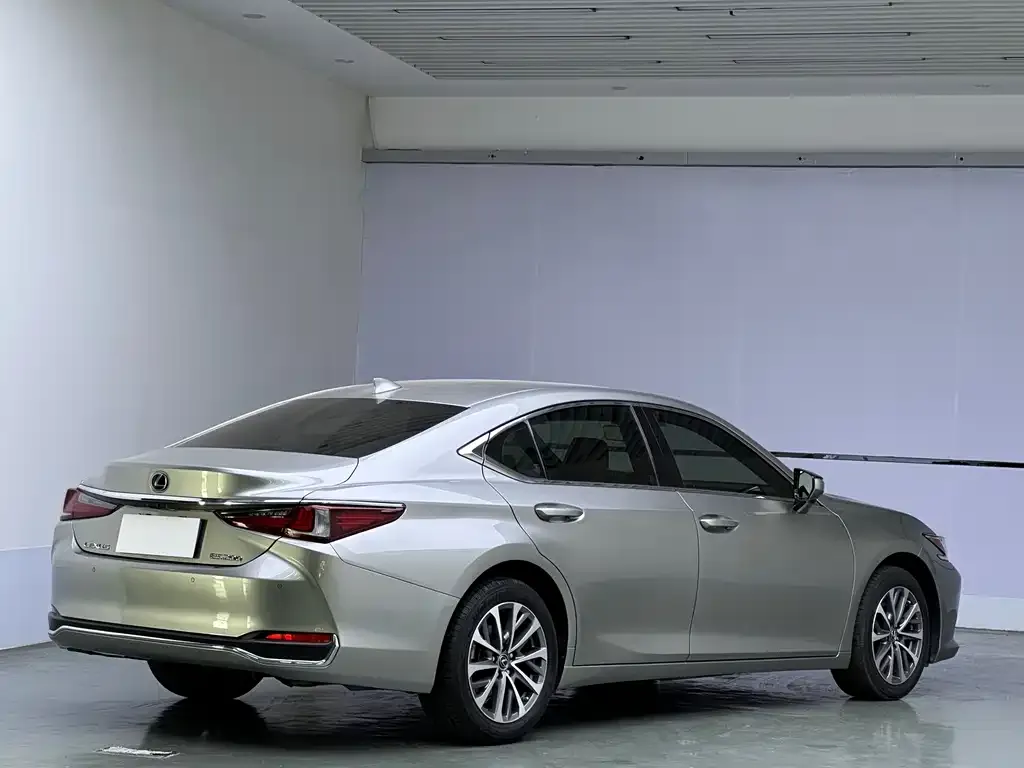 Lexus ES — фото 2