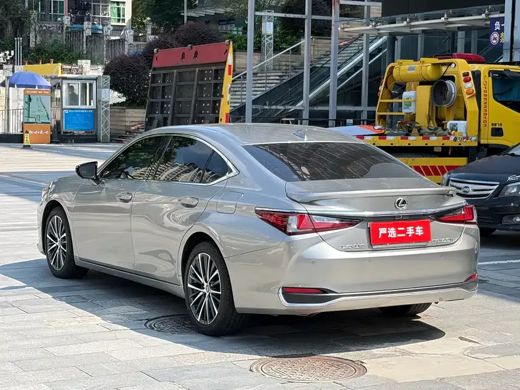 Lexus ES — фото 3