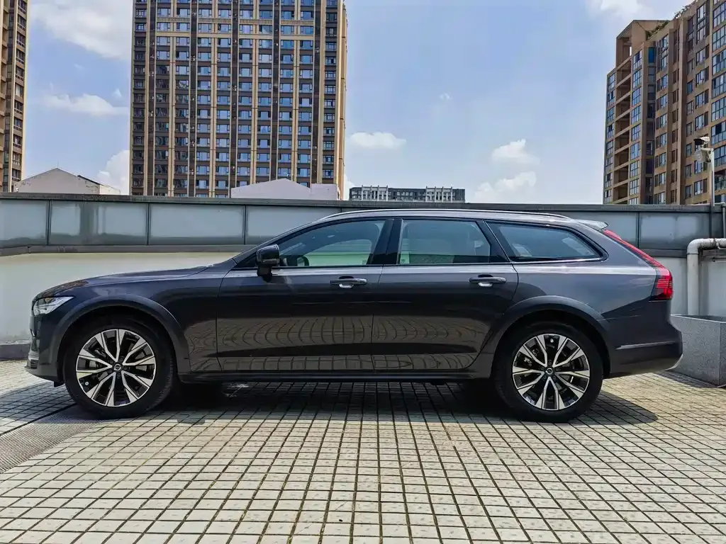 Volvo V90 — фото 10