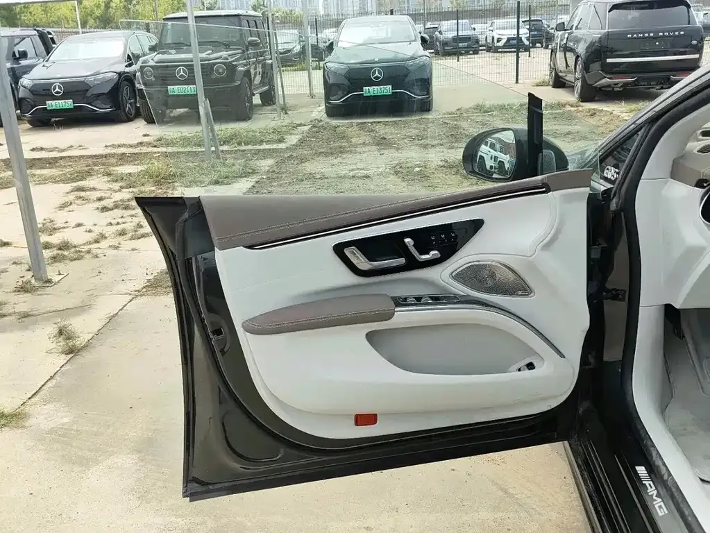 Mercedes-Benz EQS AMG — фото 6