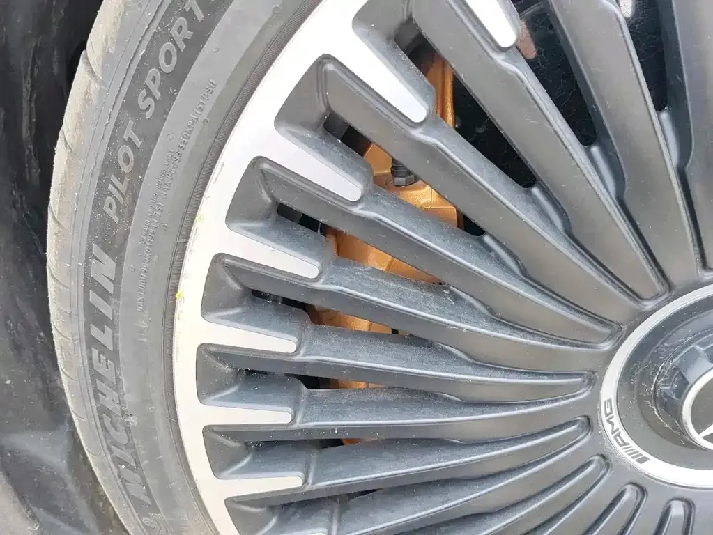 Mercedes-Benz EQS AMG — фото 3