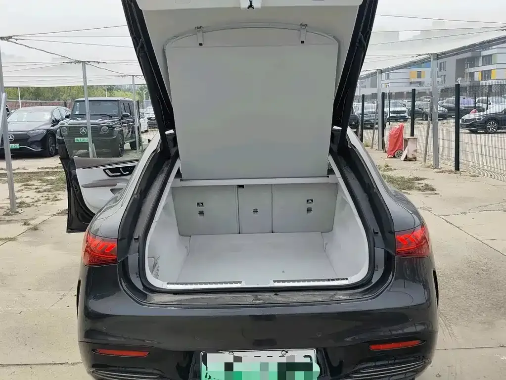 Mercedes-Benz EQS AMG — фото 8