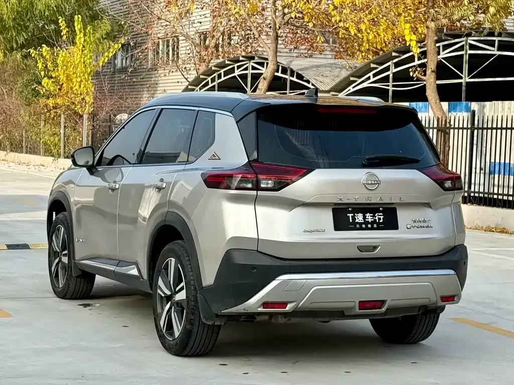Nissan X-Trail — фото 9