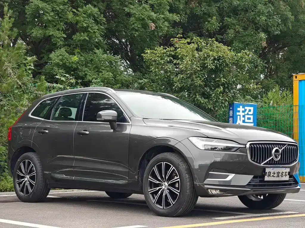 Volvo XC60 — фото 10