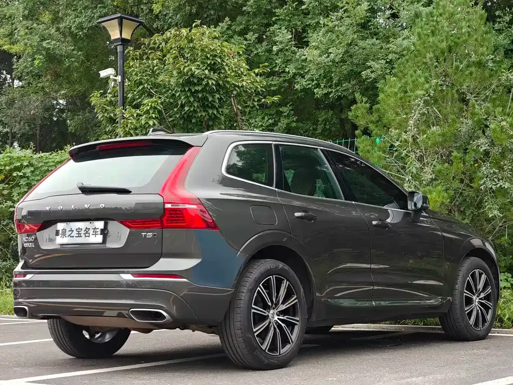 Volvo XC60 — фото 9