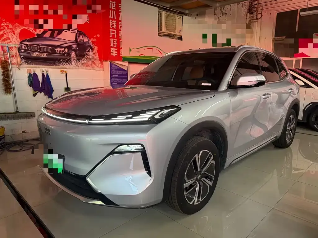 Geely Galaxy Xingjian 7 — фото 1