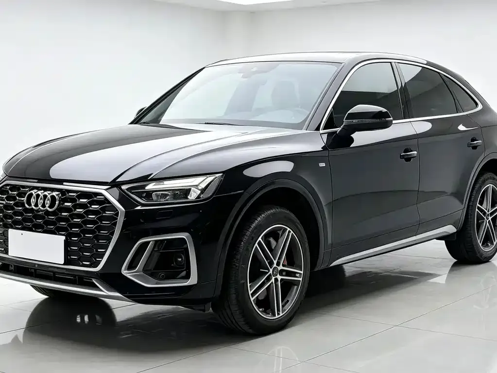 Audi Q5L Sportback — фото 1