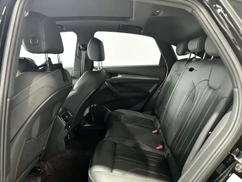 Audi Q5L Sportback — фото 8