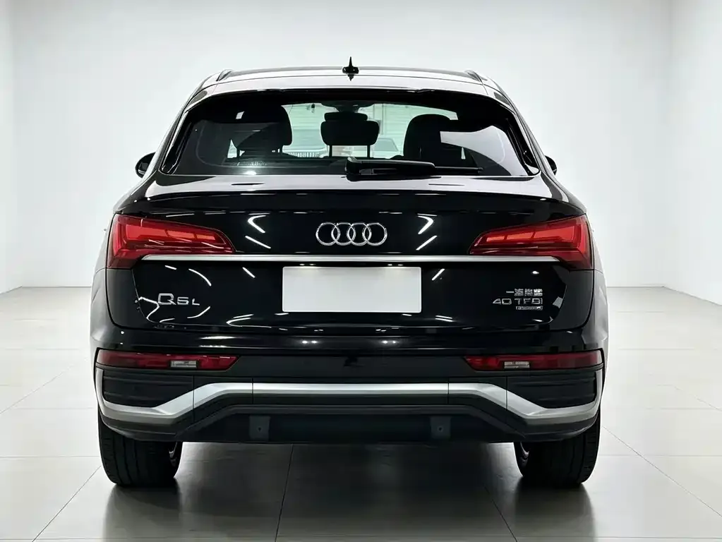Audi Q5L Sportback — фото 2