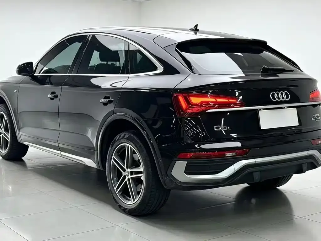 Audi Q5L Sportback — фото 9