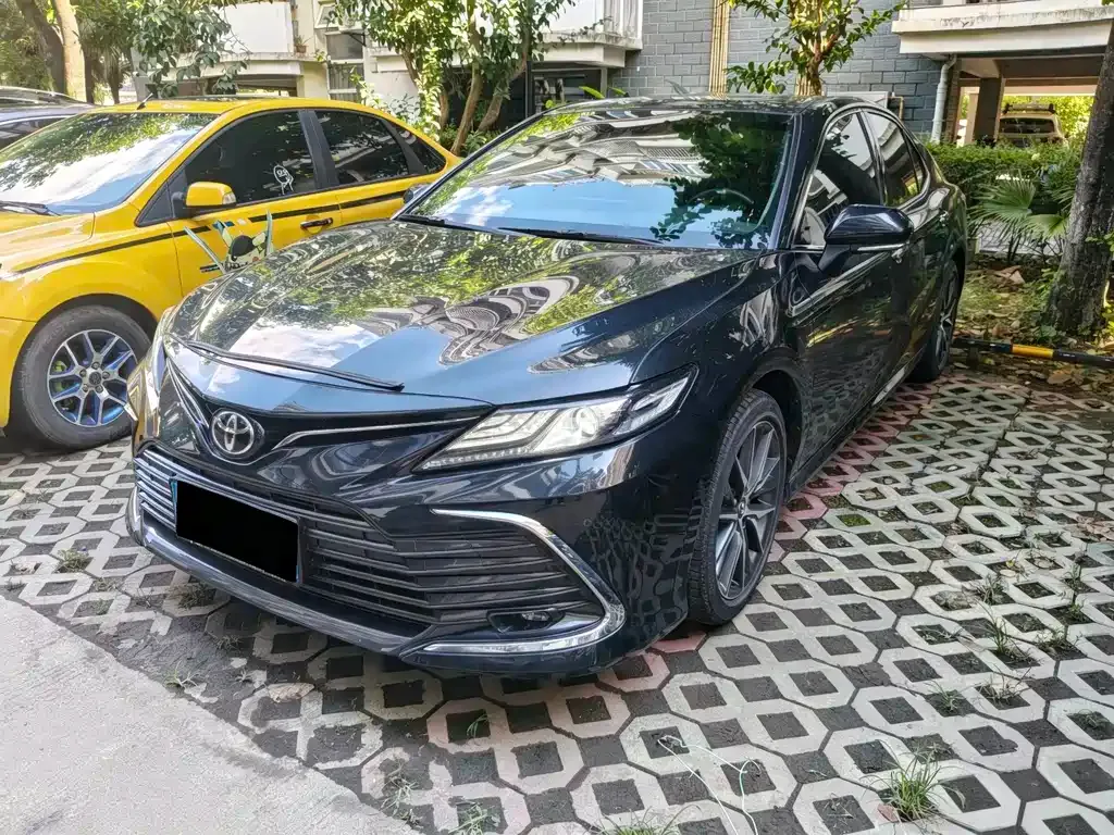 Toyota Camry — фото 8