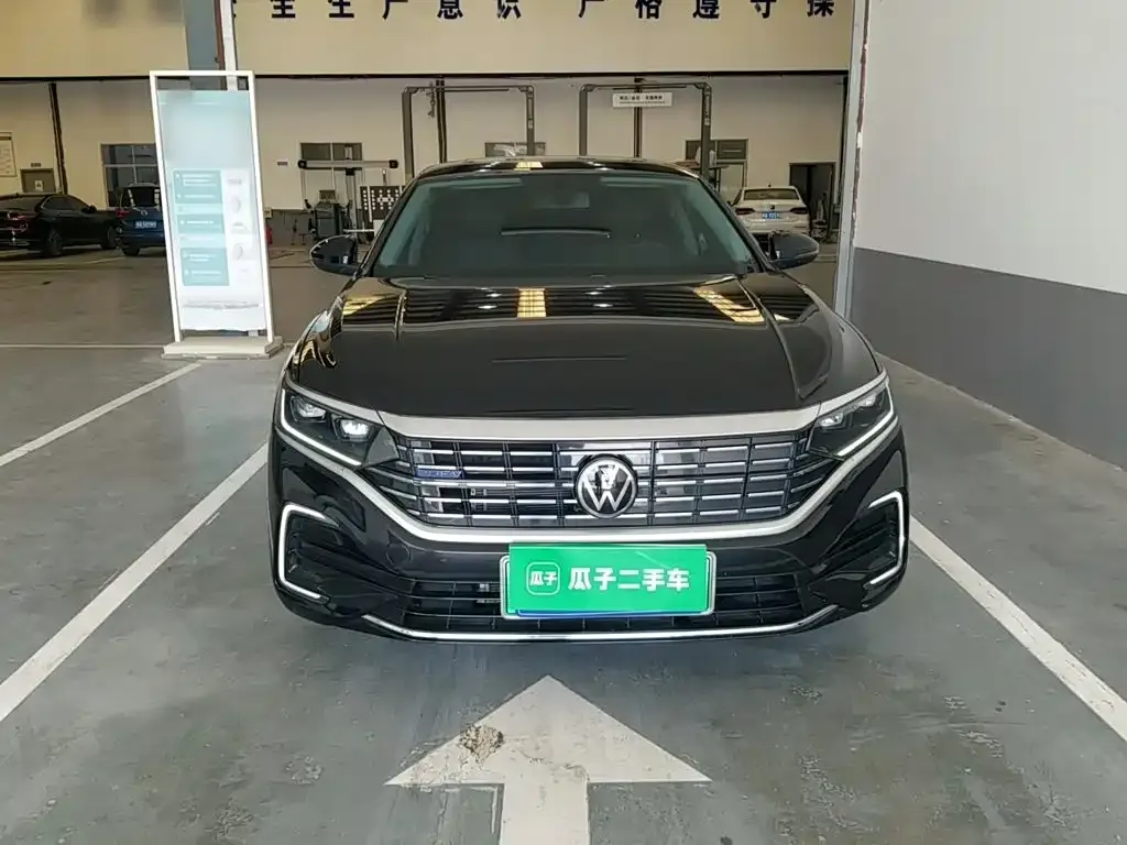 Volkswagen Passat PHEV — фото 9