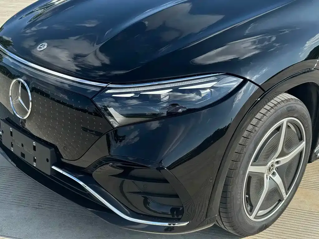 Mercedes-Benz EQS SUV — фото 6