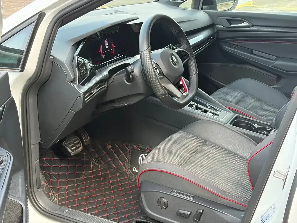 Volkswagen Golf GTI — фото 9