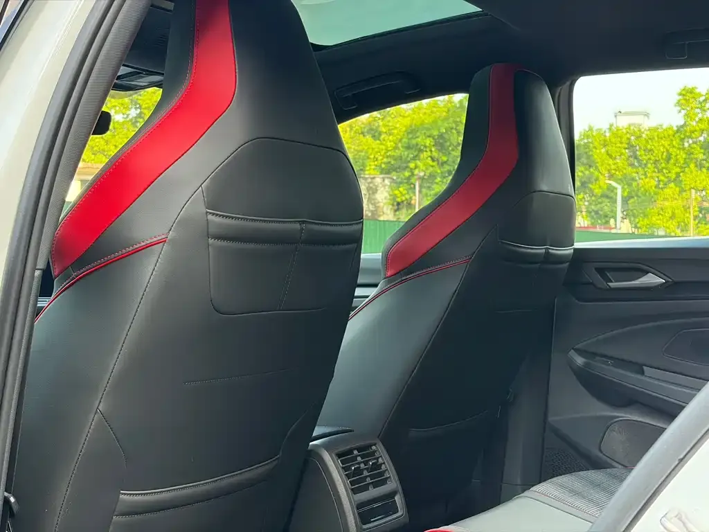 Volkswagen Golf GTI — фото 4