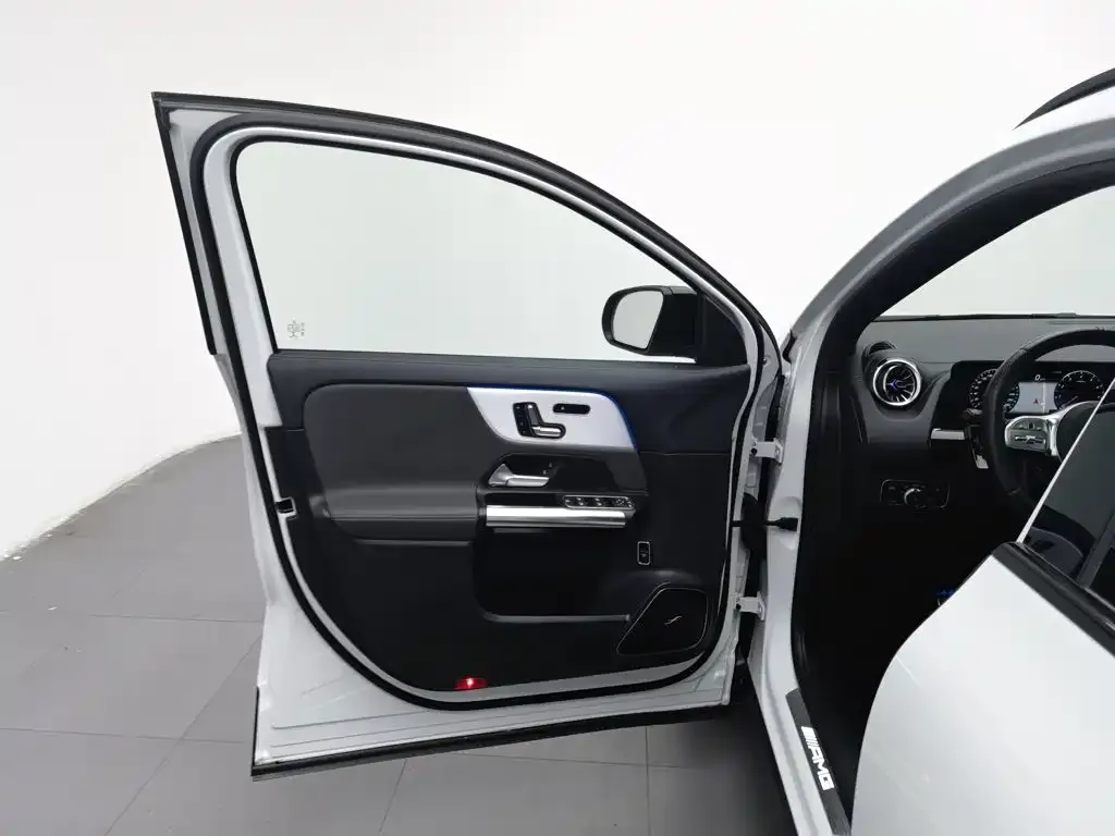Mercedes-Benz GLA AMG — фото 7