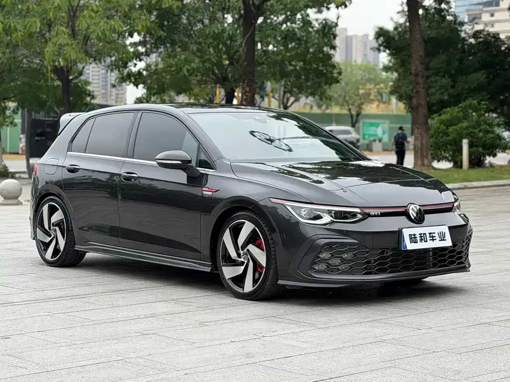 Volkswagen Golf GTI — фото 7