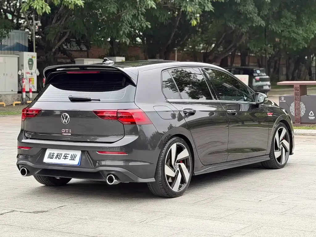 Volkswagen Golf GTI — фото 4