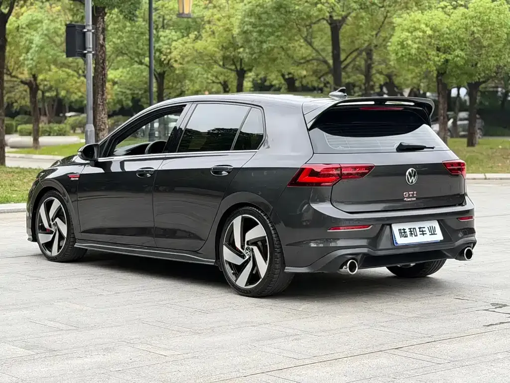 Volkswagen Golf GTI — фото 8