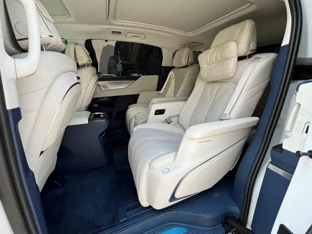 Buick GL8 Hybrid — фото 4