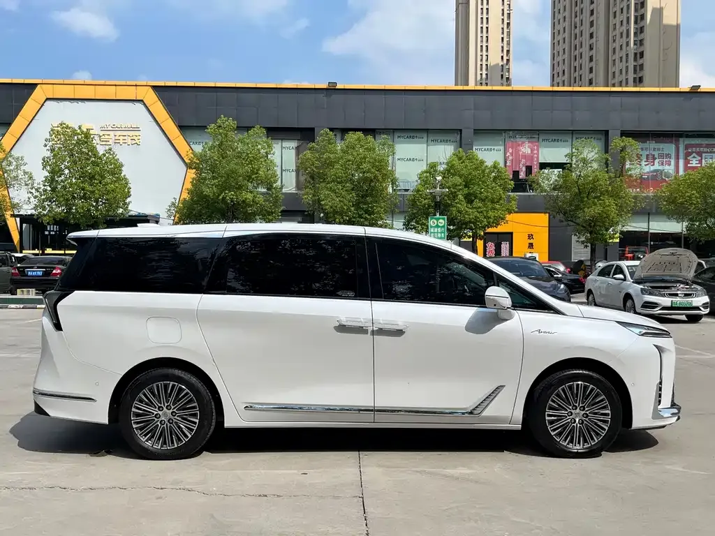 Buick GL8 Hybrid — фото 9