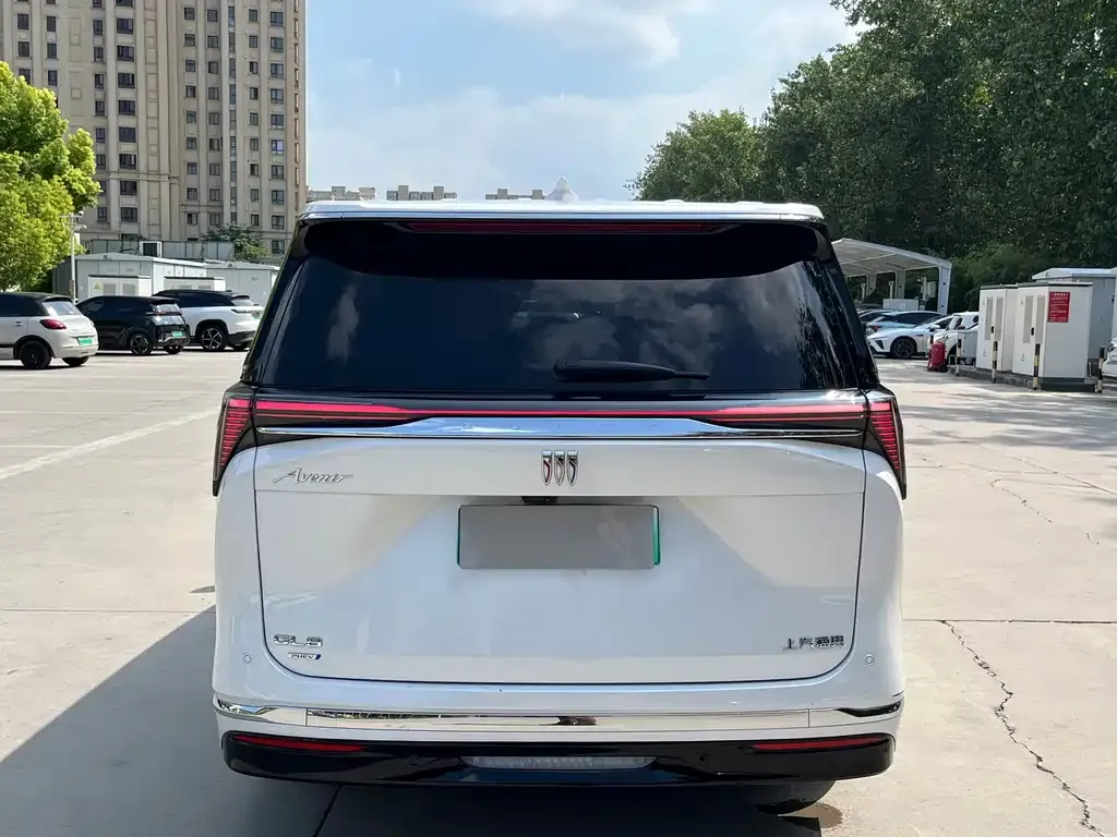 Buick GL8 Hybrid — фото 2