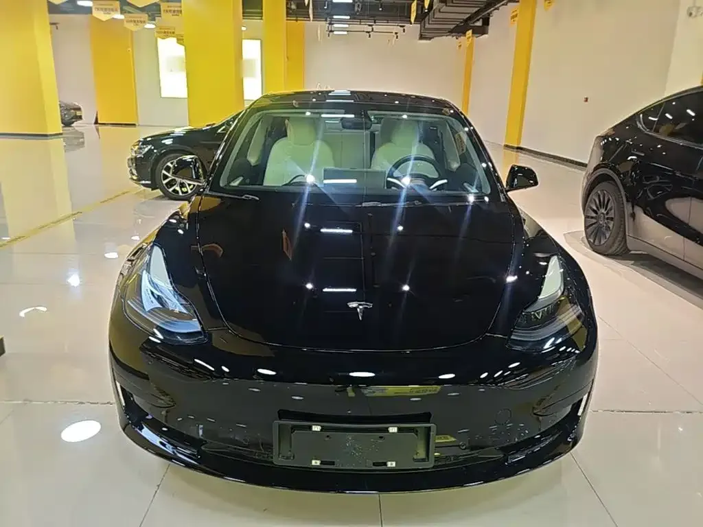 Tesla Model 3 — фото 5