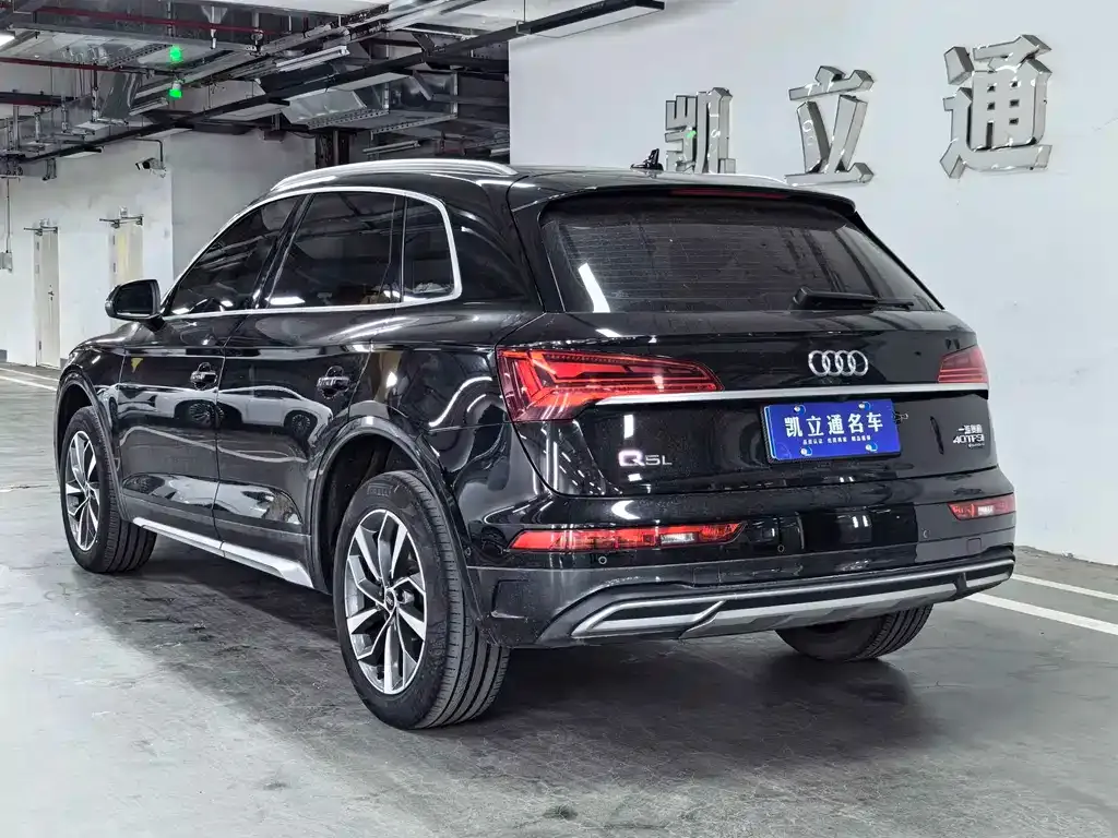 Audi Q5L — фото 5