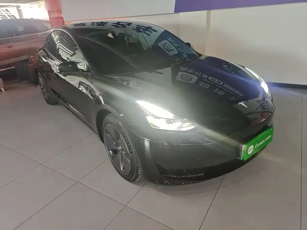 Tesla Model 3 — фото 3