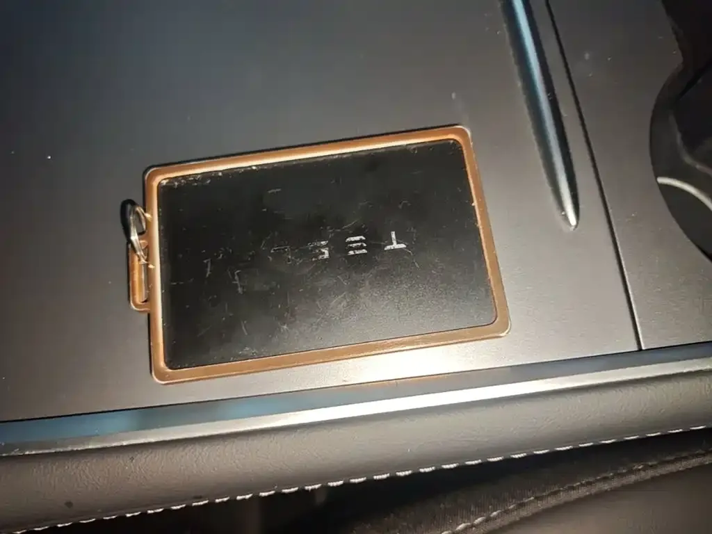 Tesla Model 3 — фото 5