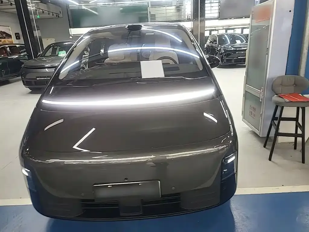 Li Auto MEGA — фото 7