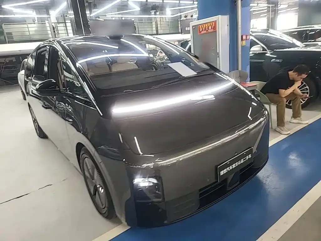 Li Auto MEGA — фото 4