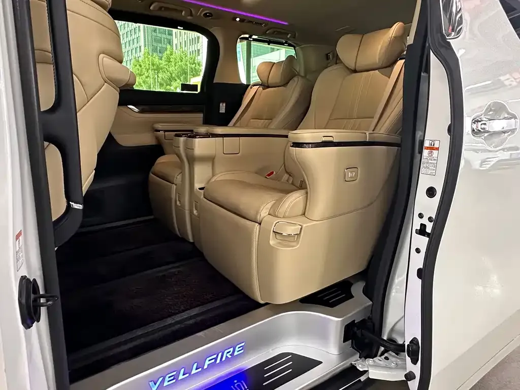 Toyota Vellfire — фото 5