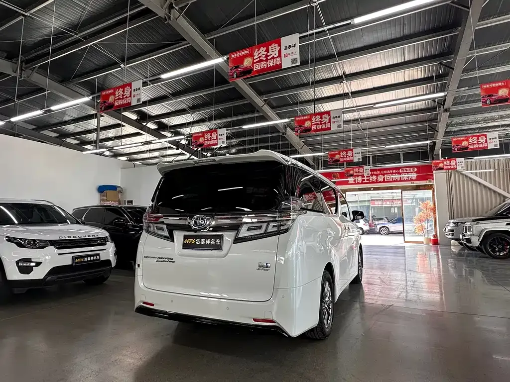 Toyota Vellfire — фото 3