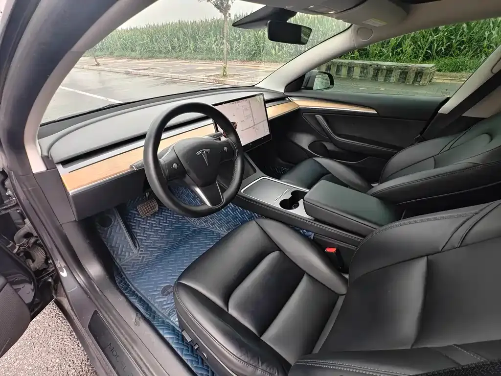 Tesla Model 3 — фото 4