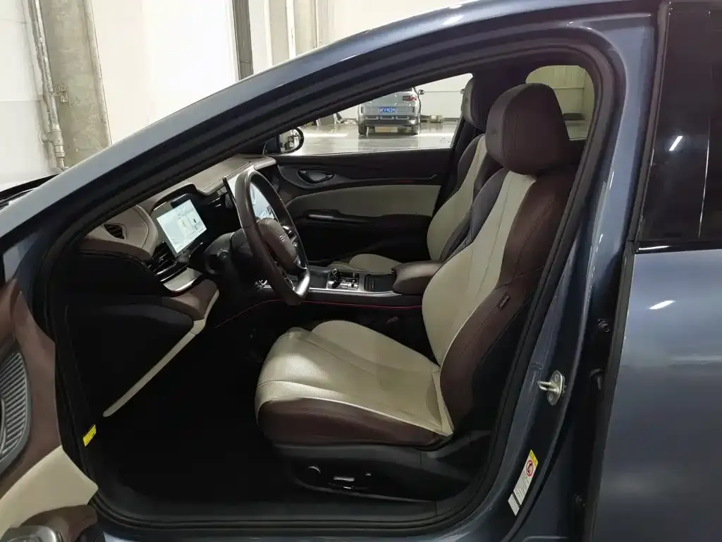 BYD Seal — фото 8